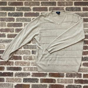 Cream/Tan Men’s Dockers V-Neck Sweater